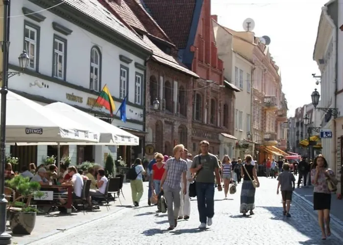 Private Sauna & 4 Bedrooms Old Town Rooftop Apartment