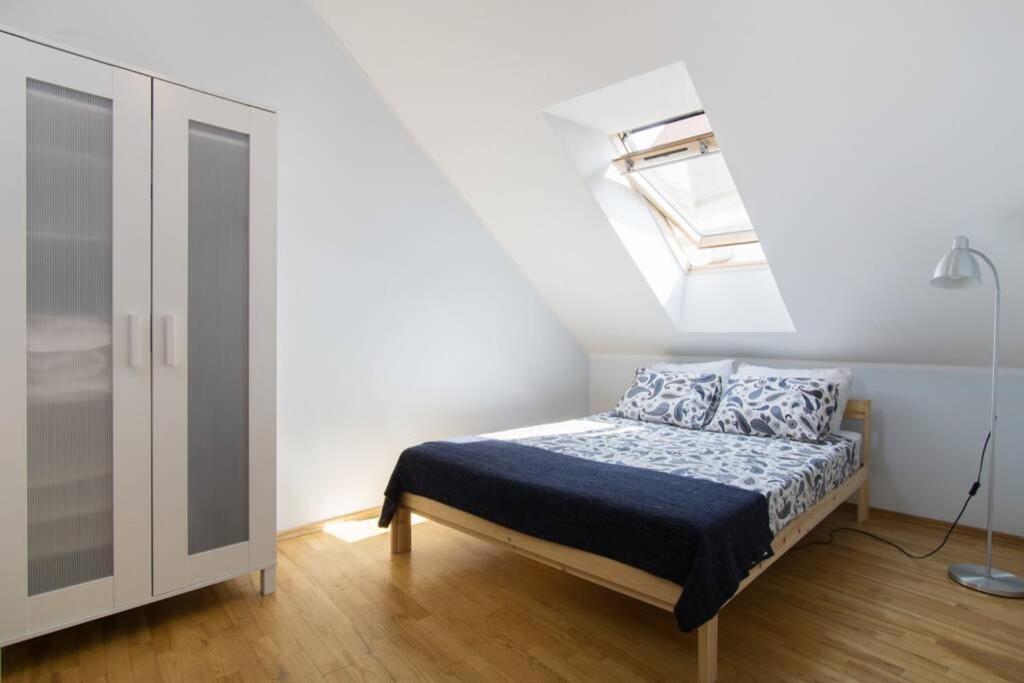 Private Sauna & 4 Bedrooms Old Town Rooftop Vilna