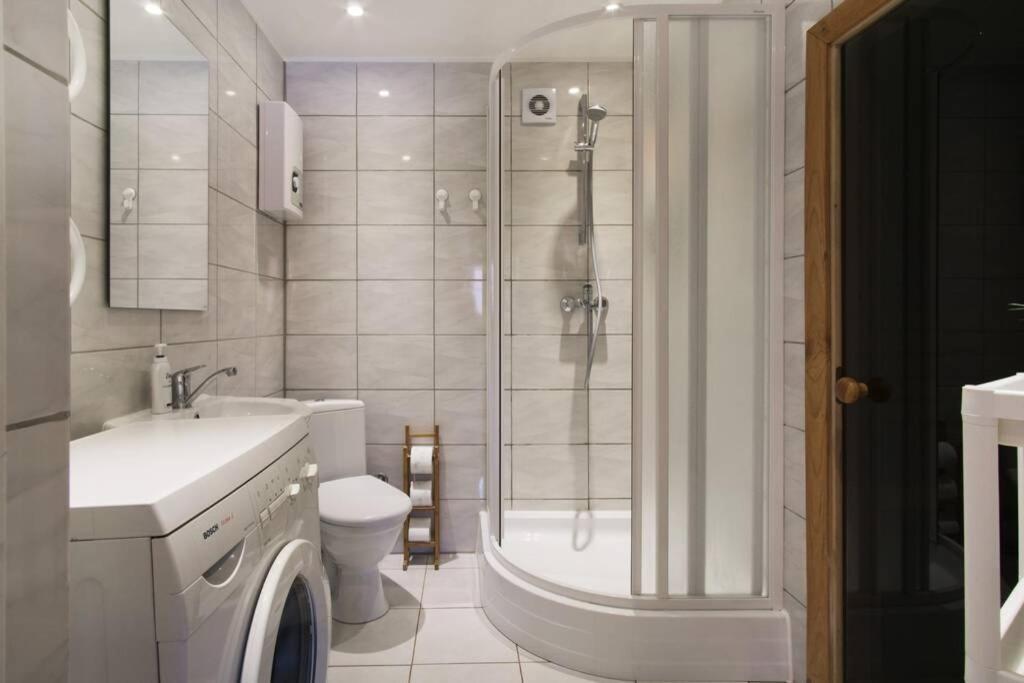 Private Sauna & 4 Bedrooms Old Town Rooftop Apartamento